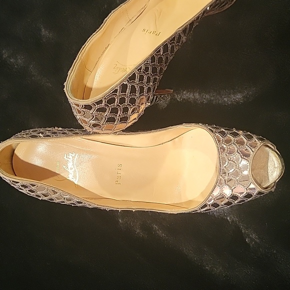 Louboutin silver red bottoms 👠 👠 - Picture 2 of 6